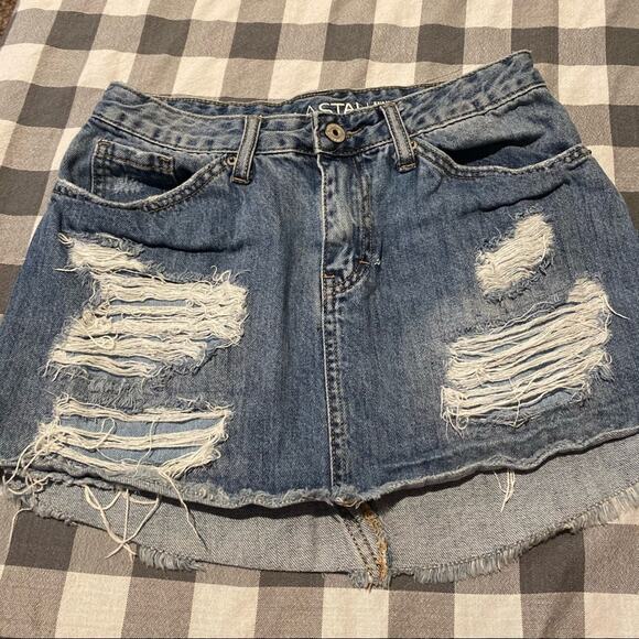 Vanilla Star Distressed Jean Mini Skirt Juniors Size 5 - Picture 1 of 7
